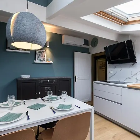 Charming Flat - Port