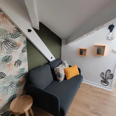 Charming Flat - Port Apartmán